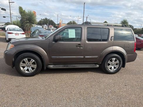 Used 2008 Nissan Pathfinder LE image 3