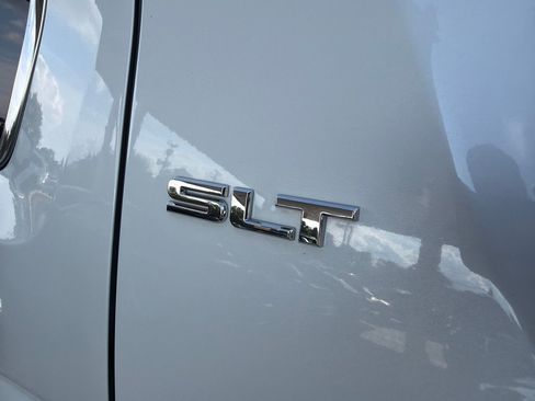Used 2017 GMC Terrain SLT w/ Memory Package FWD image 30