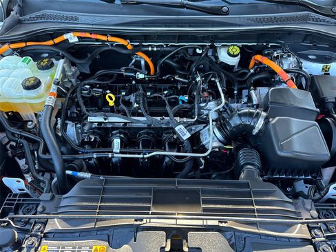 Used 2022 Ford Escape Titanium FWD image 8