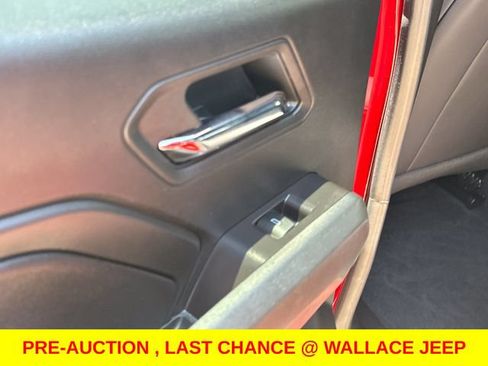 Used 2024 Chevrolet Colorado Z71 w/ Z71 Convenience Package 2 AWD/4WD image 13