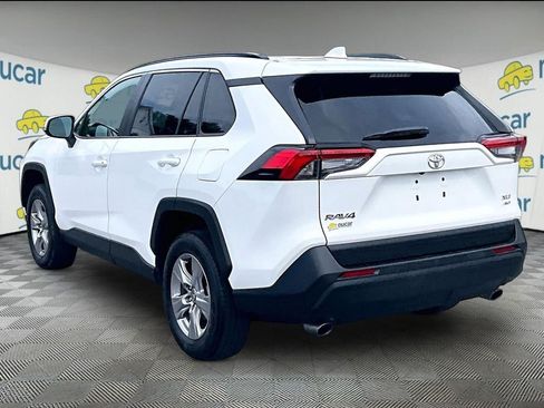 Used 2025 Toyota RAV4 XLE AWD/4WD image 4