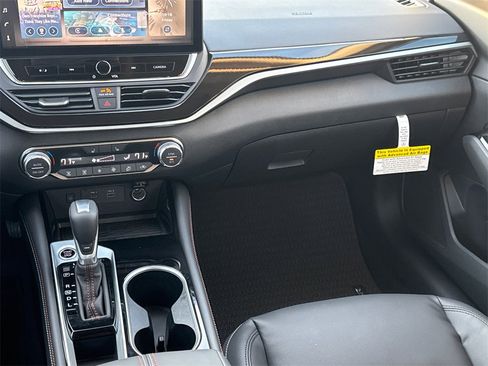 New 2025 Nissan Altima 2.5 SR w/ SR Premium Package image 15