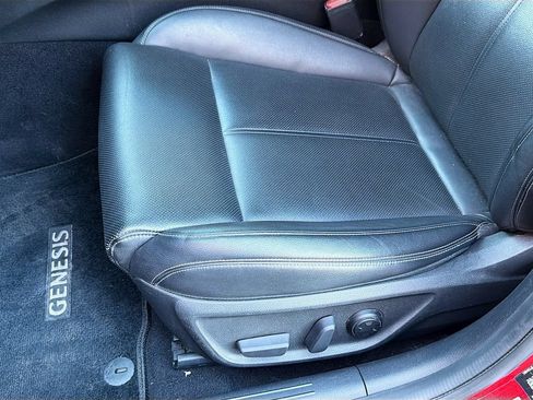 Used 2022 Genesis G70 2.0T RWD image 19