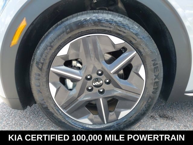 Certified 2025 Kia EV6 Light RWD image 10