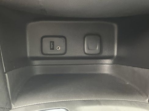 Used 2018 Chevrolet Equinox LT AWD/4WD image 22