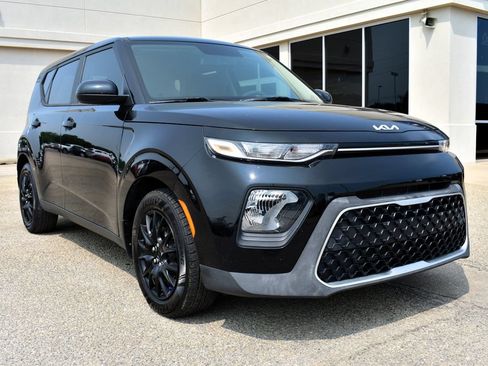 Used 2022 Kia Soul LX FWD image 7