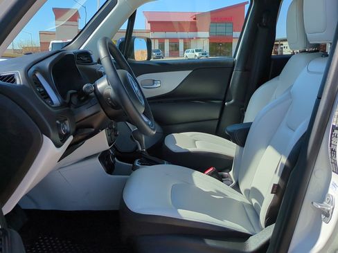 Used 2022 Jeep Renegade Limited image 14