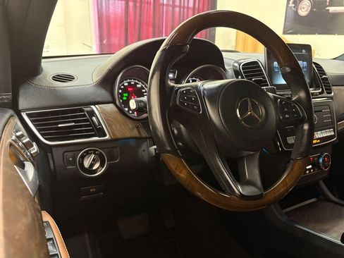 Used 2017 Mercedes-Benz GLS 550 4MATIC image 11