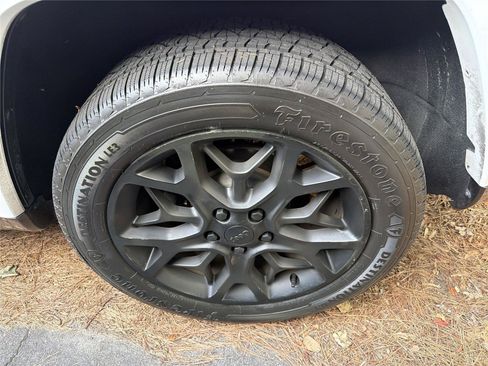 Used 2018 Jeep Grand Cherokee Limited RWD image 10