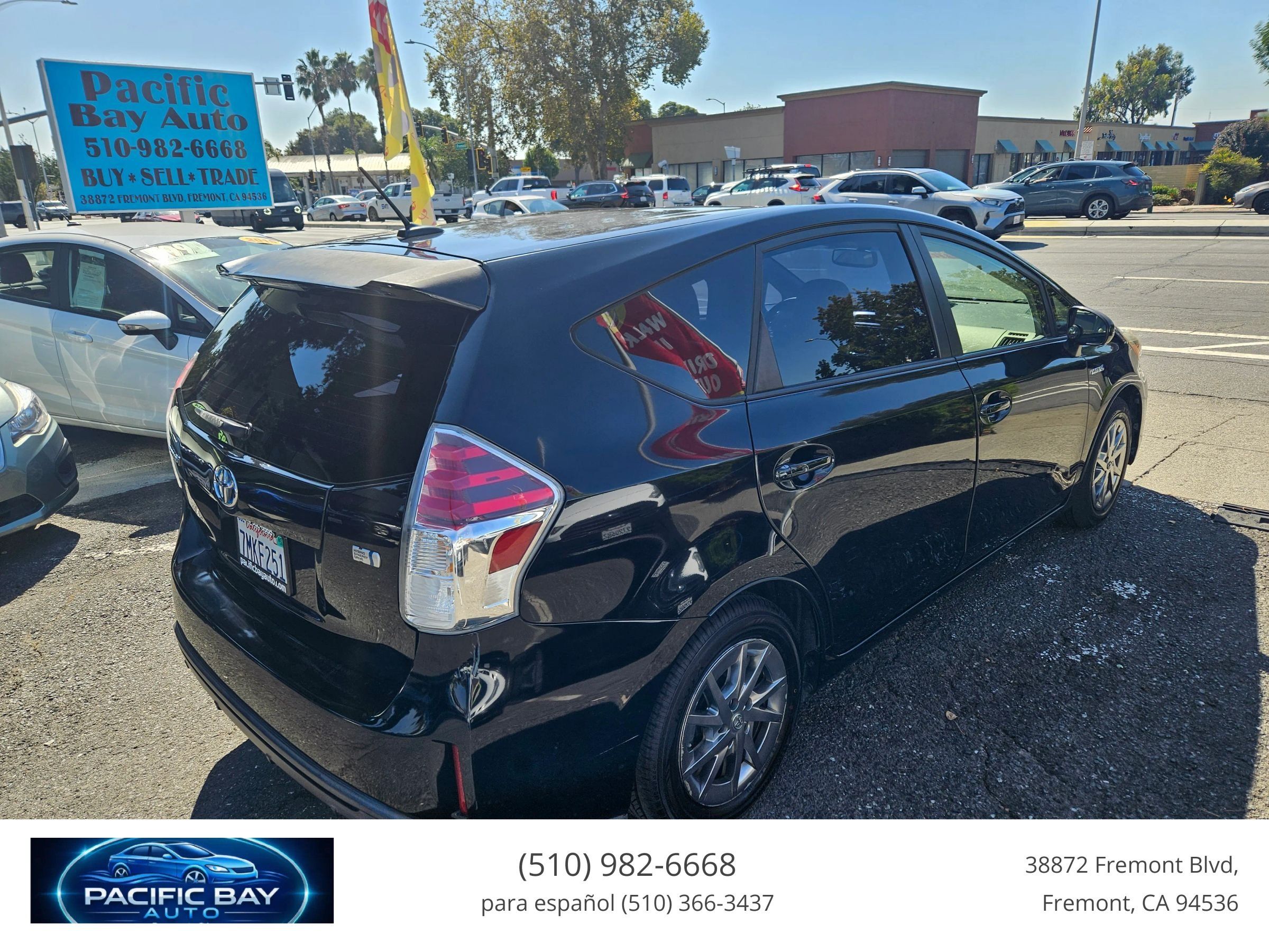 Used 2015 Toyota Prius V Four FWD image 2