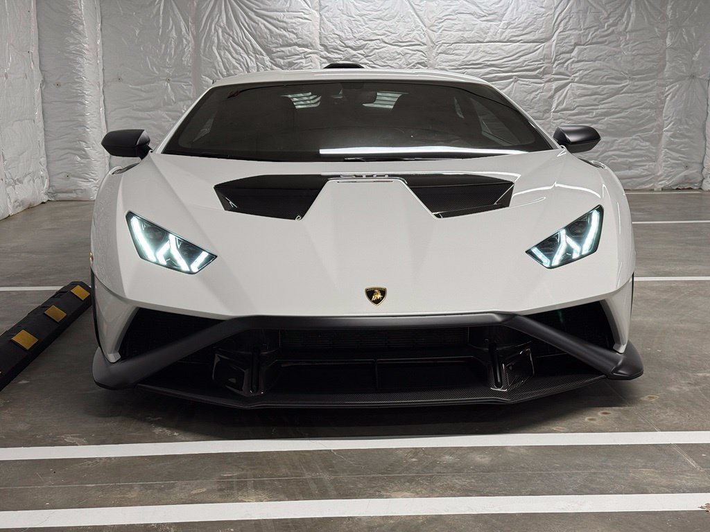 Used 2021 Lamborghini Huracan STO RWD image 16