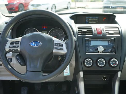 Used 2015 Subaru Forester 2.5i Premium AWD/4WD image 18