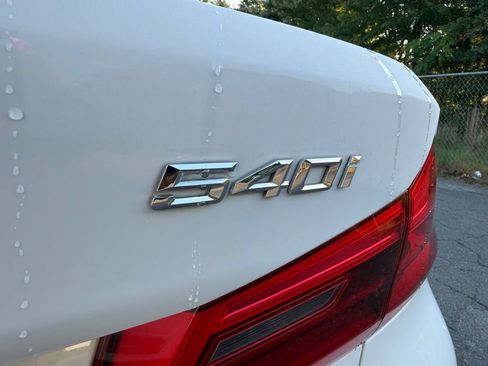 Used 2018 BMW 540i RWD image 18