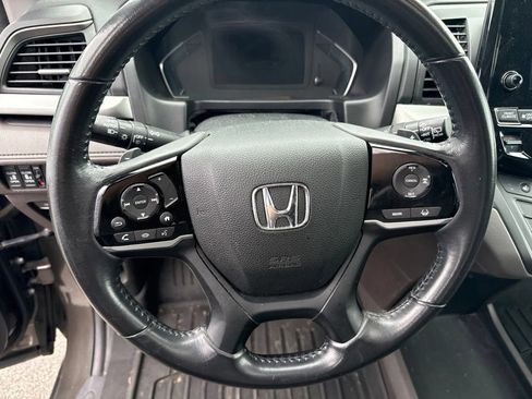 Used 2018 Honda Odyssey EX-L image 12