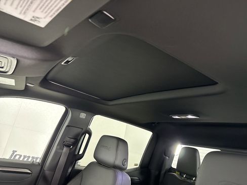 Used 2025 GMC Sierra 1500 AT4 w/ AT4 Premium Package image 11