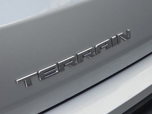 Used 2020 GMC Terrain SLE w/ Driver Convenience Package FWD image 16
