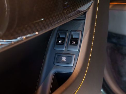 Used 2025 Rolls-Royce Cullinan Black Badge AWD/4WD image 47