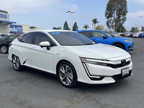 Certified 2019 Honda Clarity Touring image 27