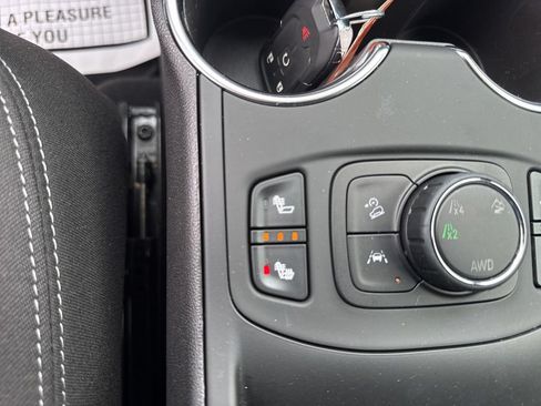 Used 2024 GMC Terrain SLE w/ Driver Convenience Package AWD/4WD image 33