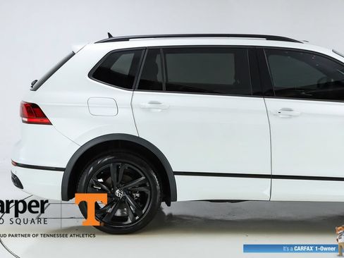 Used 2023 Volkswagen Tiguan SE R-Line FWD image 11