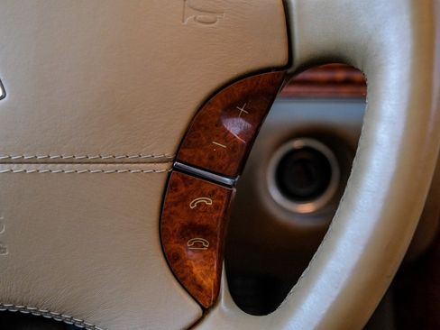 Used 2005 Maybach 57 image 17