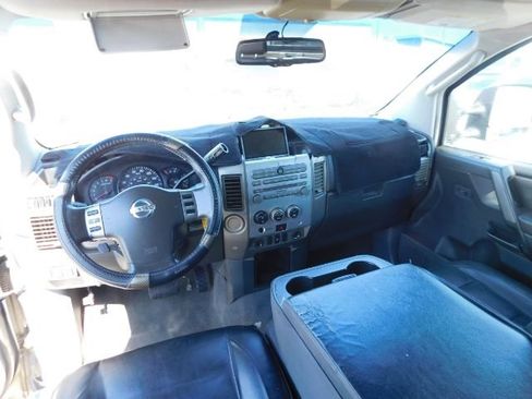 Used 2006 Nissan Titan LE w/ (U01) Nissan Navigation Pkg image 14