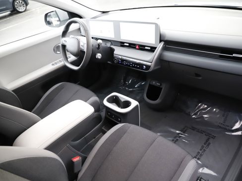 Used 2024 Hyundai Ioniq 5 SEL image 9