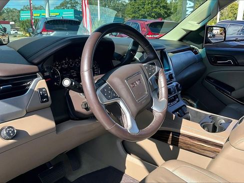 Used 2017 GMC Yukon SLT image 17