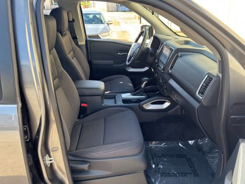 Used 2022 Nissan Frontier SV RWD image 14