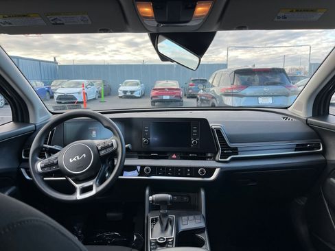 Used 2025 Kia Sportage LX image 32