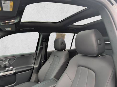 Used 2026 Mercedes-Benz GLB 250 image 11