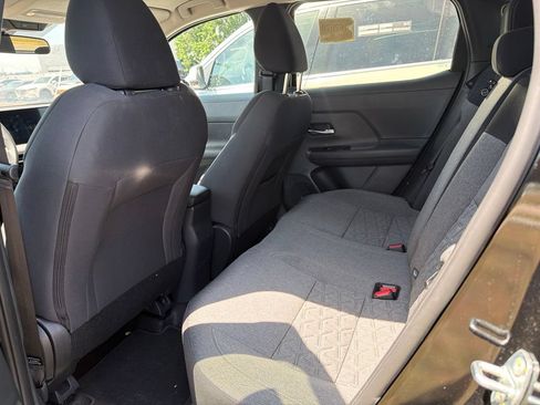 Used 2026 Nissan Kicks SV FWD image 3