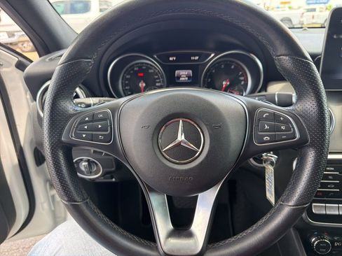 Used 2020 Mercedes-Benz GLA 250 4MATIC w/ Convenience Package image 18