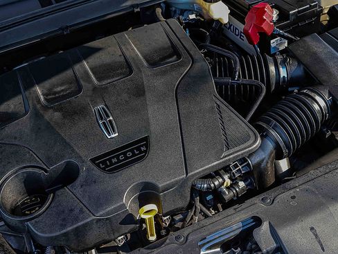 Used 2018 Lincoln Continental Reserve image 28