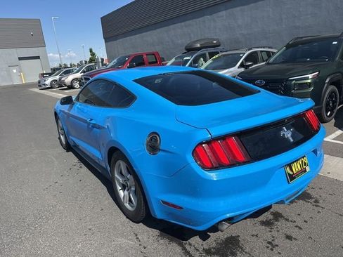 Used 2017 Ford Mustang Coupe RWD image 9