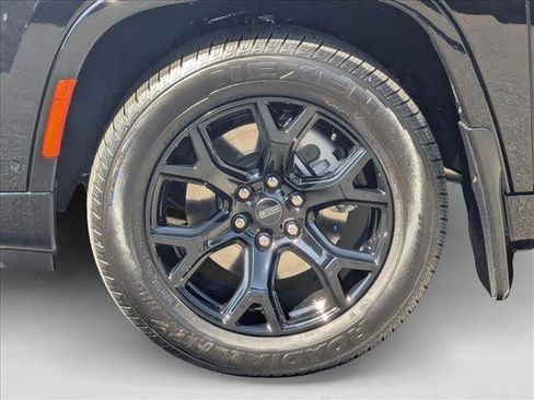 New 2025 Jeep Wagoneer Series II w/ Convenience Group I image 10