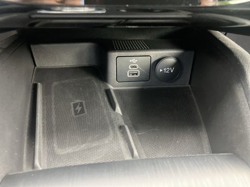 Used 2025 Ford Escape Platinum AWD/4WD image 28