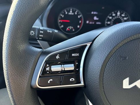 Used 2023 Kia Seltos LX image 29