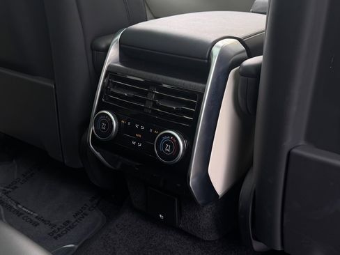 Used 2022 Land Rover Range Rover SE image 43