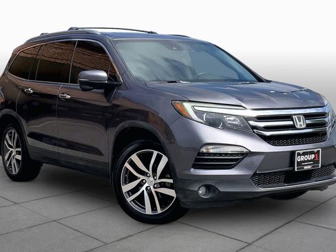 Used 2017 Honda Pilot Touring image 3
