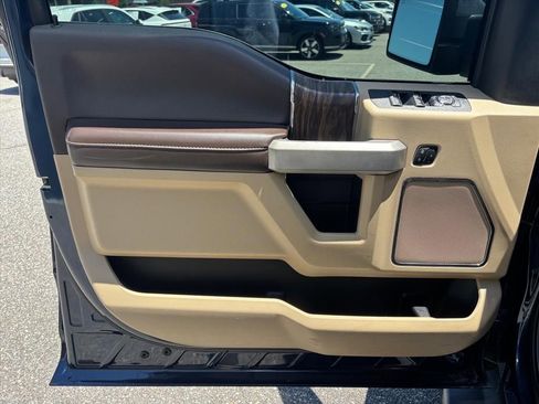 Used 2019 Ford F150 Lariat AWD/4WD image 9