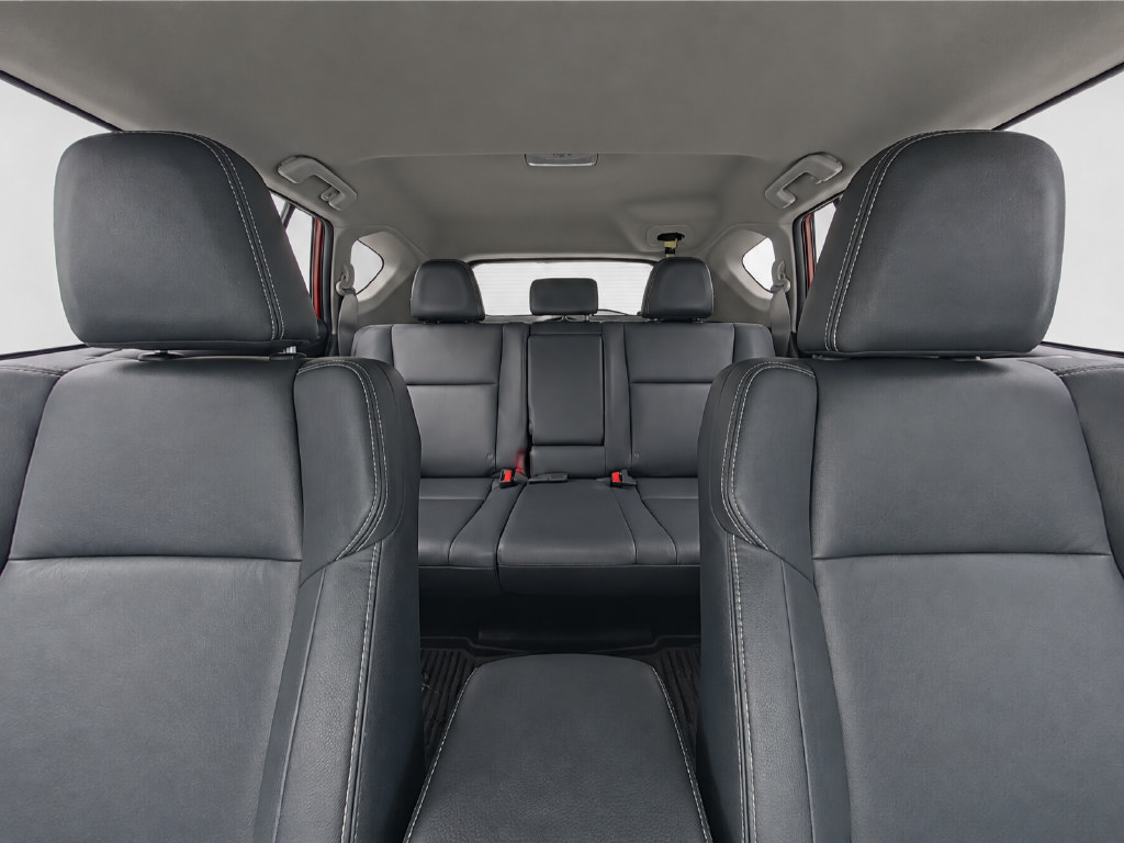 Used 2018 Toyota RAV4 Limited w/ Protection Package AWD/4WD image 13