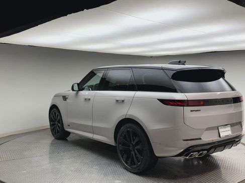 New 2026 Land Rover Range Rover Sport Dynamic SE image 4