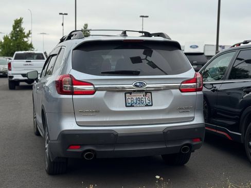 Used 2022 Subaru Ascent Limited w/ Technology Package AWD/4WD image 2