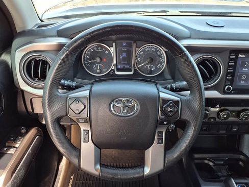 Used 2021 Toyota Tacoma SR5 w/ SR5 Appearance Package (SM) image 17