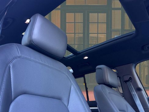 New 2026 Land Rover Defender 110 X-Dynamic SE image 13