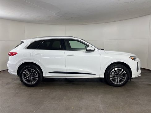 Used 2025 Audi Q5 Premium Plus w/ Premium Plus image 8