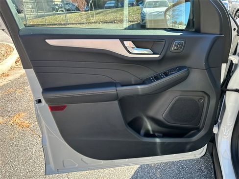 Used 2021 Ford Escape SEL w/ Technology Package image 10