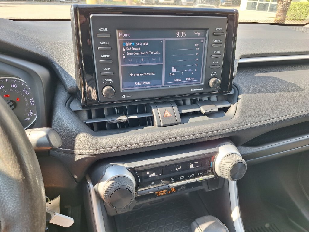 Used 2021 Toyota RAV4 LE FWD image 12