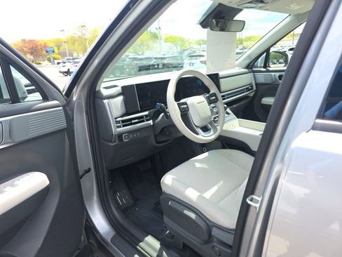 Used 2025 Hyundai Santa Fe SE AWD/4WD image 15